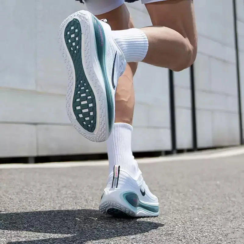 Scarpe da Corsa Nike per Uomo VOMERO PLUS, Scarpe Sportive per Maratona, Ammortizzate, in Rete Traspirante, Modello HV8150-110