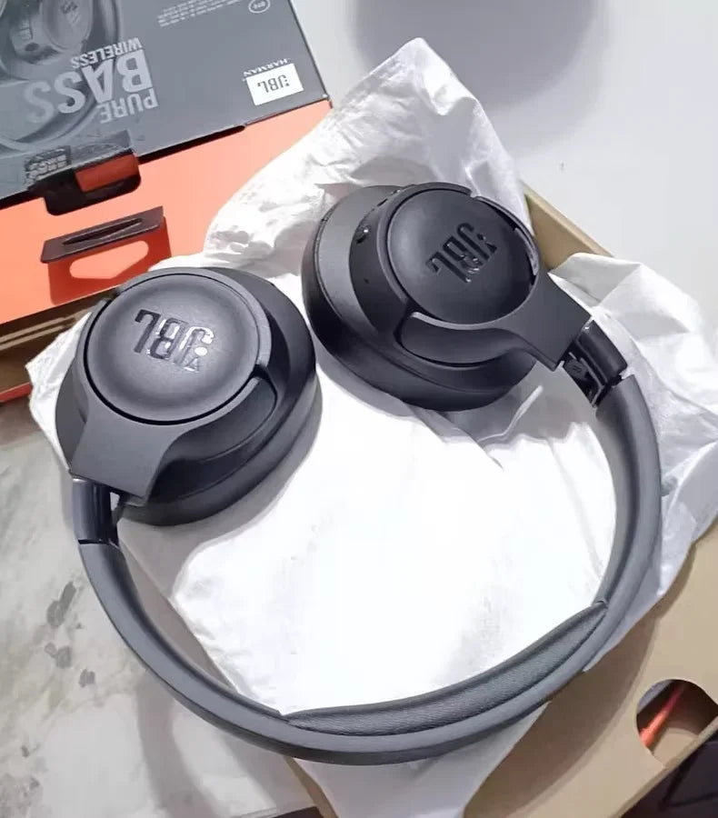 Cuffie wireless JBL Tune 720BT, modello on-ear, con tecnologia Bluetooth 5.0, cancellazione del rumore, ideali per il gaming e lo sport, con funzione vivavoce, 720 BT.