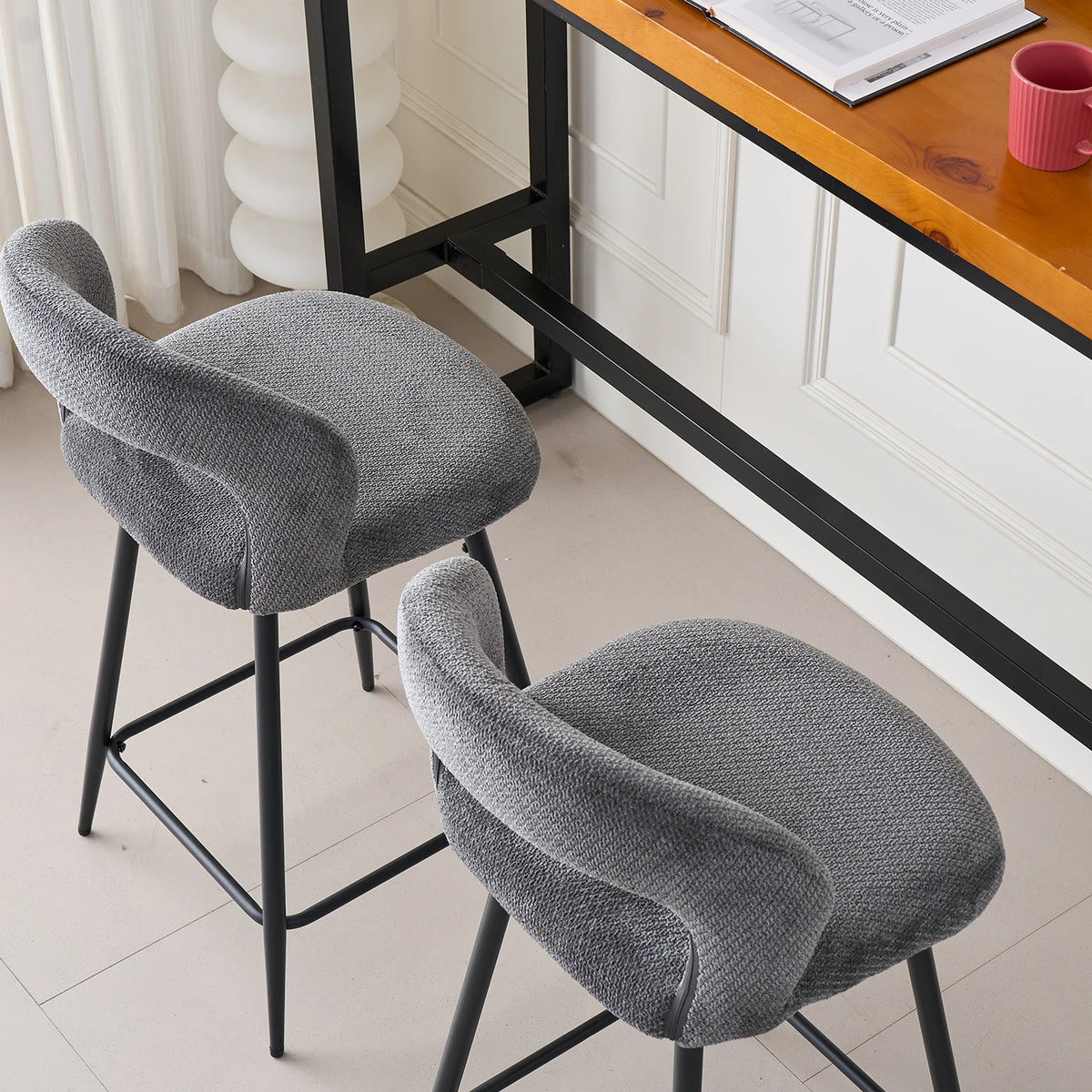 EGOONM Set da 2/4 sgabelli da bar girevoli in lino con schienale aperto e poggiapiedi, sedie da bar moderne imbottite per isola cucina, gambe in metallo nero