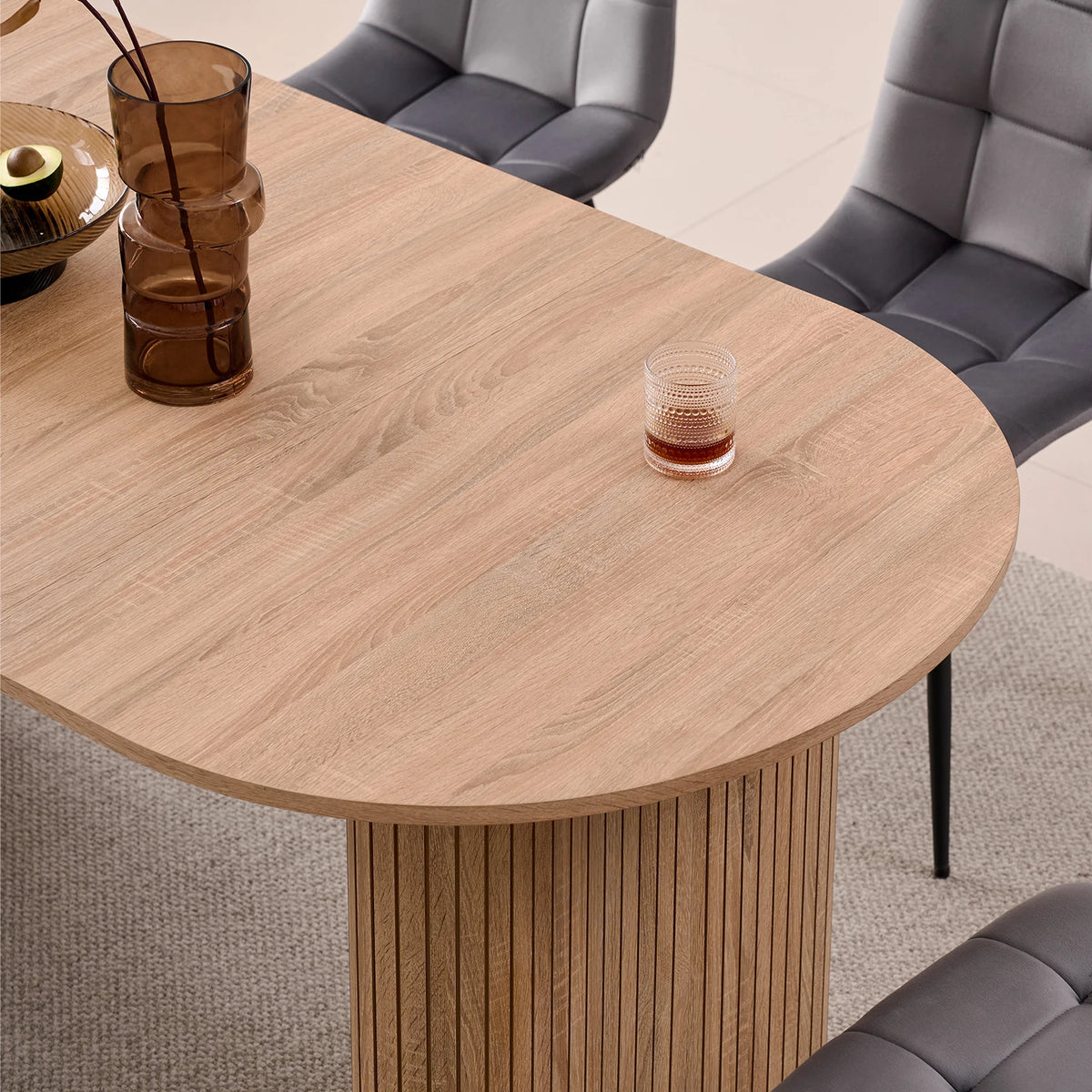 EGOONM Tavolo da Pranzo Moderno Ovale con Base Scanalata, Tavolo da Cucina per 6-8 Persone, Tavolo in Legno per Sala da Pranzo