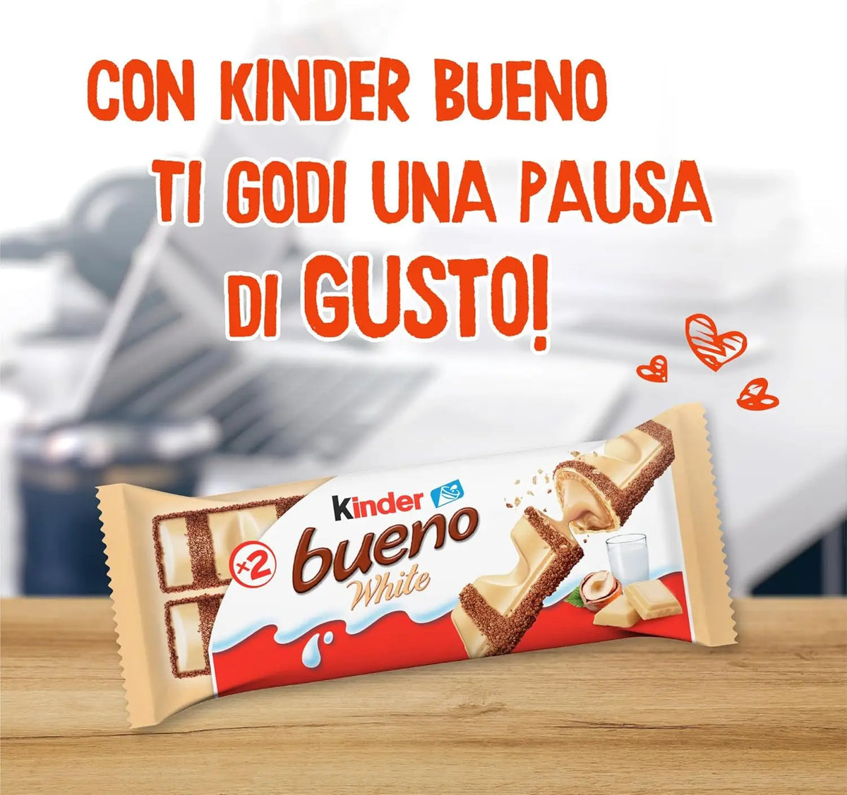 Kinder Bueno White - Snack al Cioccolato Bianco e Nocciole -  un Wafer Ripieno di Crema alle Nocciole Ricoperto da Cioccolato Bianco e Granella Meringata al Cacao - Pacco 30 Confezioni