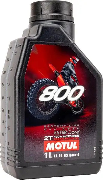MOTUL 800 2T FACTORY LINE OFF ROAD Lubrificante da Competizione Motocross /MX per Motori 2 Tempi miscelazione manuale 100% Sintetico Tecnologia ESTER Core® Contenitore da 1 litro.