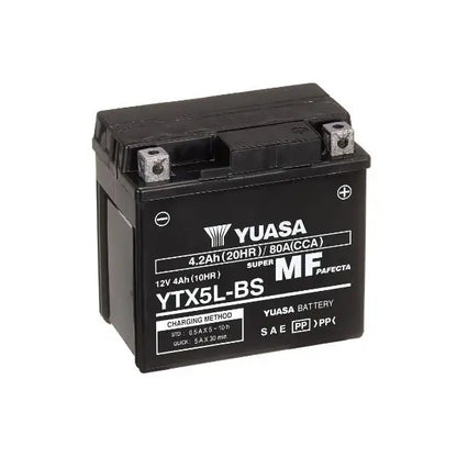 Batteria per moto YUASA YTX5L-BS 
 12V 4.2Ah 80Amp. AGM .. 
 Gamma YTX ®   e YT ad alte prestazioni e senza manutenzione. 
 Misure: 
 Lunghezza 	 115 mm 
 Larghezza 	 72 mm 
 Altezza 	 107 mm