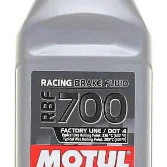 MOTUL RBF 700 
 Liquido freni da competizione 100% sintetico – DOT 4 
 Punto di ebollizione molto alto: 336 ° C/637 ° F. 
 Per sistemi frenanti e frizione idraulici. 
 Contenitore da mezzo litro.