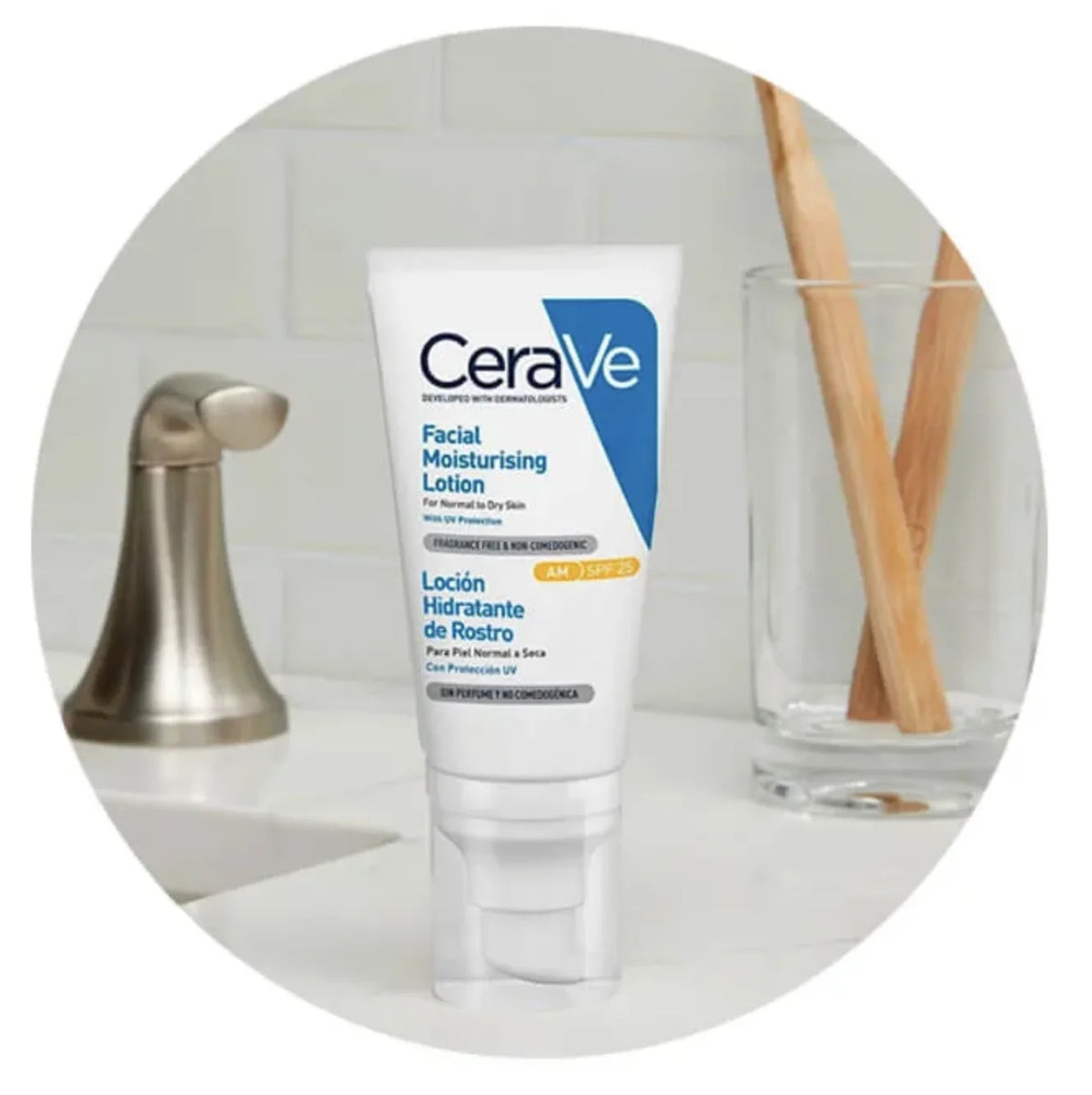 CeraVe - Lozione Viso Idratante AM SPF 50 con Acido Ialuronico e Ceramidi per Pelle Normale a Secca, 52 ml