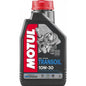 MOTUL TRANSOIL 10W-30 
 Lubrificante per cambio 
 Con frizione a bagno d'olio 
 Minerale. 
 Contenitore da 1 litro.