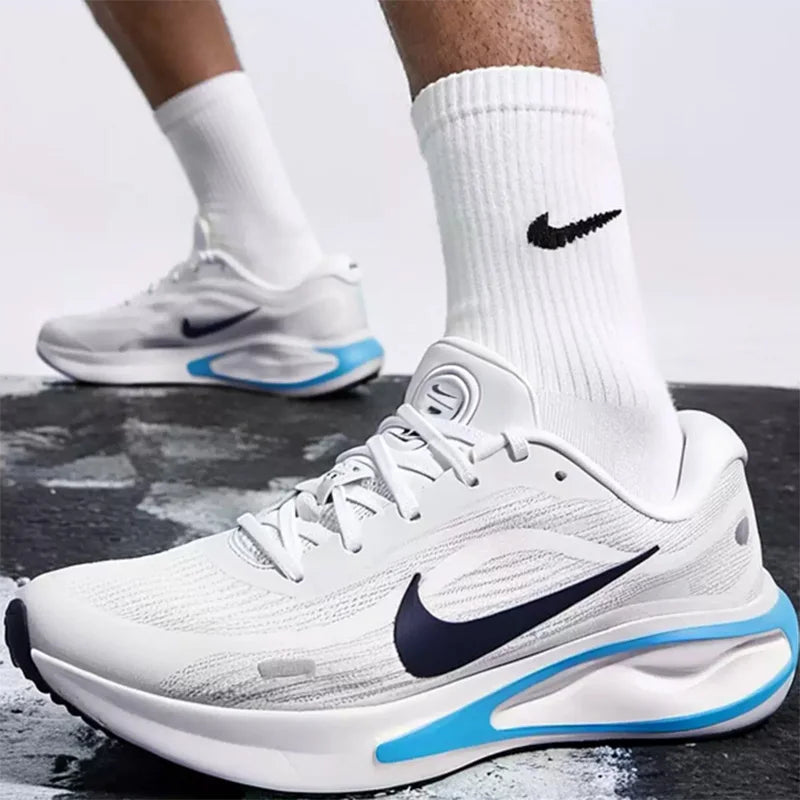 Scarpe sportive da uomo NIKE JOURNEY RUN in rete per il tempo libero e l'allenamento - Running - FN0228-112
