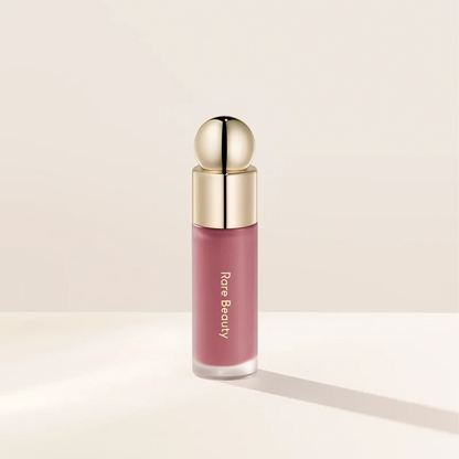 Rare Beauty Happy Lucky Love Blush, Fard Liquido a Lunga Durata, Effetto Naturale, Impermeabile, Idratante, Cosmetico per il Viso Femminile