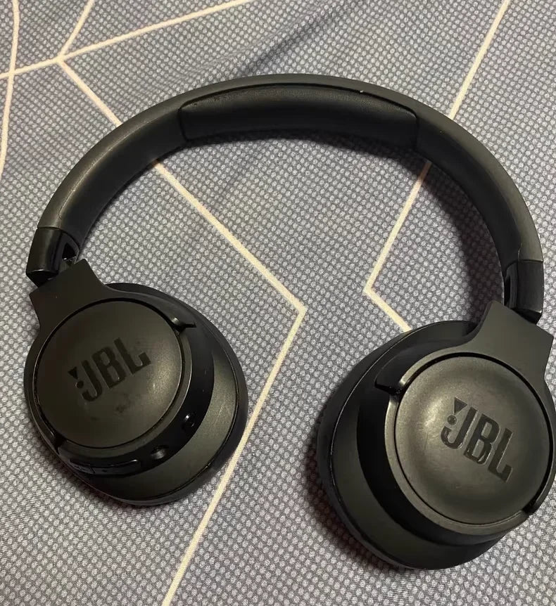 Cuffie wireless JBL Tune 720BT, modello on-ear, con tecnologia Bluetooth 5.0, cancellazione del rumore, ideali per il gaming e lo sport, con funzione vivavoce, 720 BT.