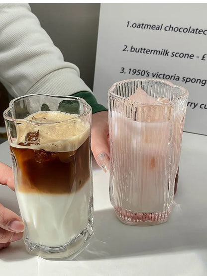 Tazza di succo in vetro irregolare per uso domestico