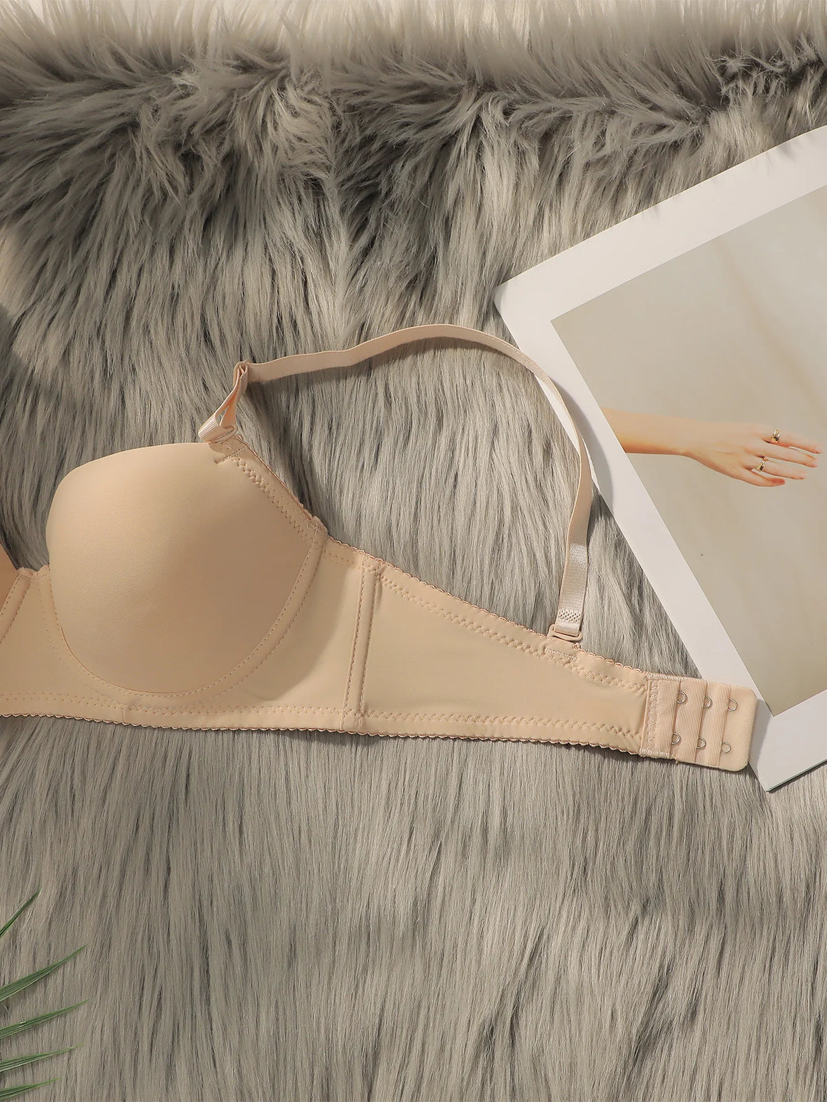 Nuovo set da 2 pezzi quotidiano in tinta unita di vendita calda con reggiseno push up con bordo in acciaio per set intimo donna J2611