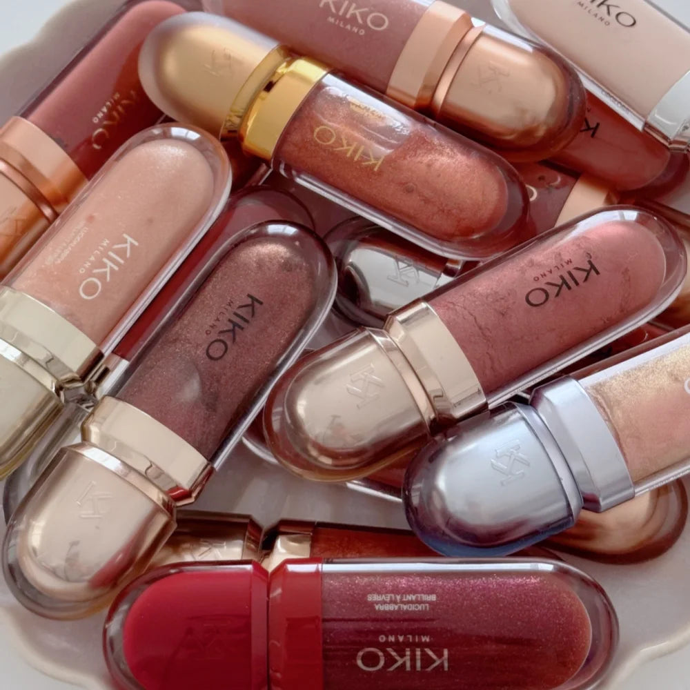 KIKO Milano 3D Hydra Lip Gloss, il rossetto volumizzante che ha fatto il giro del web, trasparente, non si trasferisce, offre un effetto lucido e un aspetto a specchio, ideale per un trucco naturale e un look nude.