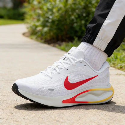Scarpe sportive da uomo Nike, modello ufficiale e autentico, per il tempo libero – JOURNEY RUN, scarpe da corsa in tessuto traspirante, FN0228-110, modello più venduto.
