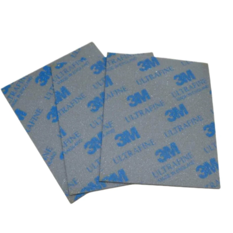 Spugna Abrasiva Ultra Fine 3M 02601, Grana 800-1000, per Levigatura a Secco e Umido, Flessibile, per Metallo, Legno e Plastica
