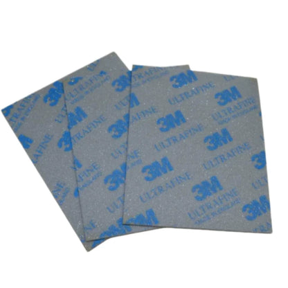 Spugna Abrasiva Ultra Fine 3M 02601, Grana 800-1000, per Levigatura a Secco e Umido, Flessibile, per Metallo, Legno e Plastica