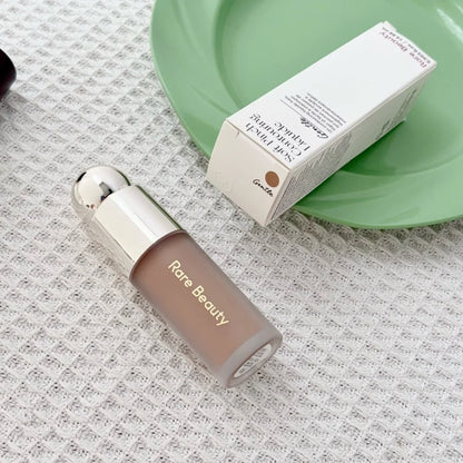 Rare Beauty Illuminante Innovativo Effetto Seta Leggero, Lucidalabbra Resistente all'Acqua a Lunga Durata, Contouring Liquido, Cosmetici Regalo