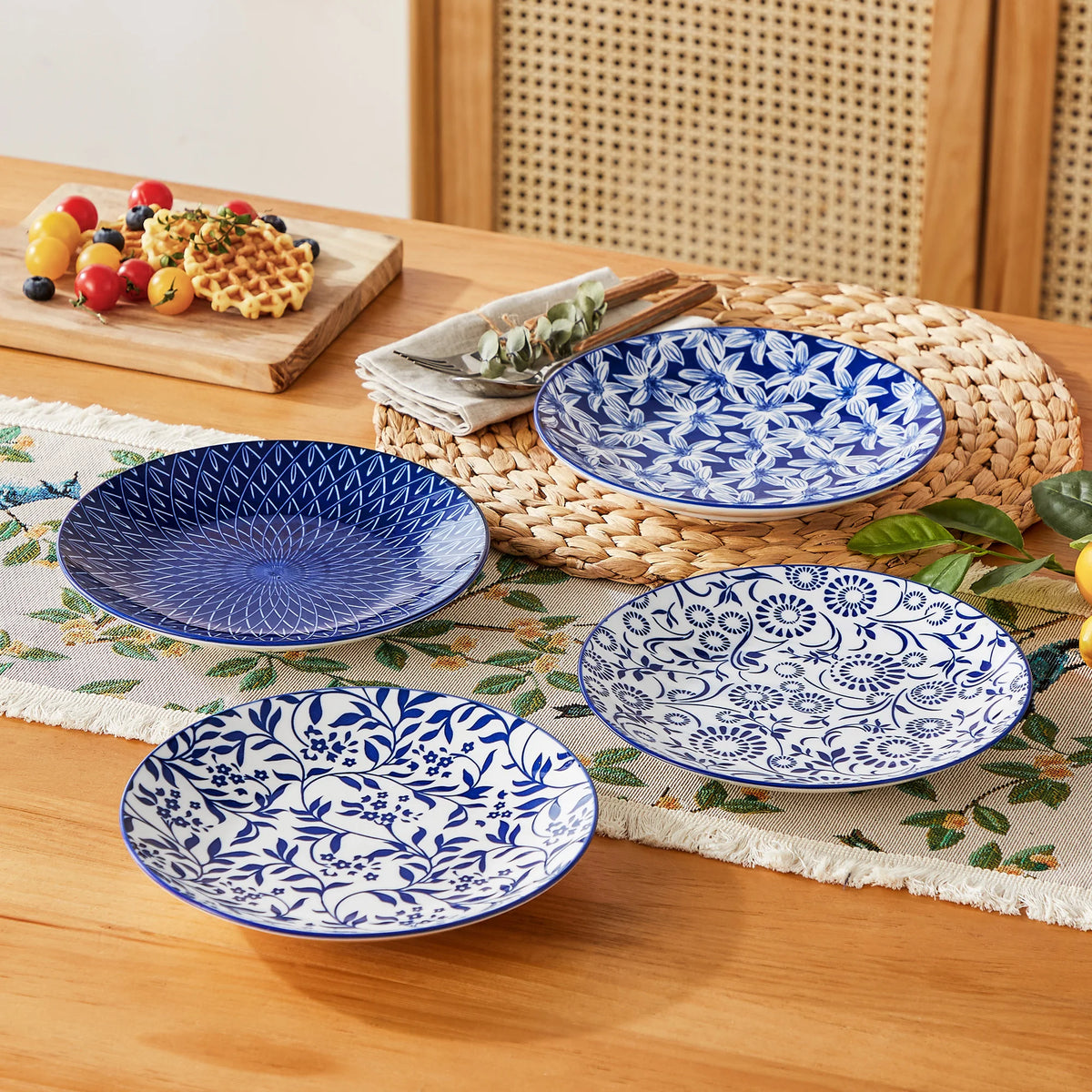 vancasso Selene Piatti da Dessert in Porcellana, Diametro 21 cm, Adatti per Microonde e Lavastoviglie, Design Vintage in Blu/Bianco, Set di 4