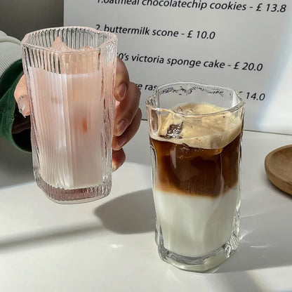 Tazza di succo in vetro irregolare per uso domestico