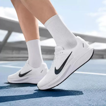 Scarpe Sportive Originali Nike - Sneakers Bianche da Uomo con Tomaia in Rete Traspirante per Corsa IM6368-101
