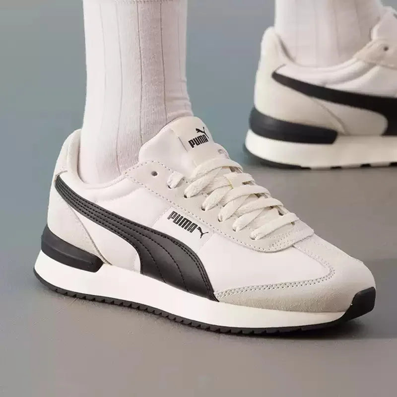 PUMA Sneakers casual antiscivolo leggere con cuciture in pelle scamosciata retrò bianco sporco e nero 399250-01