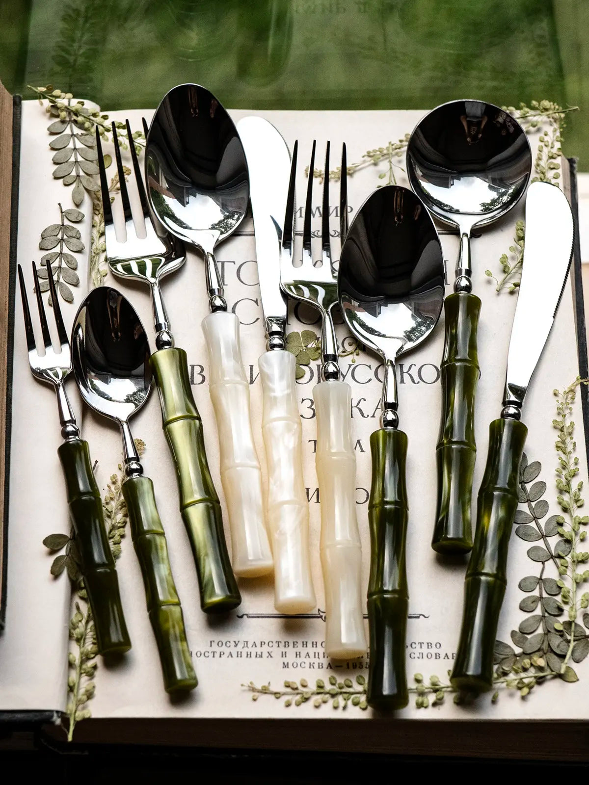 Set di Posate in Resina Stile Bambù, Acciaio Inossidabile 304, Posate Classiche, Opzioni da 1/3/4 Pezzi per Casa e Cucina