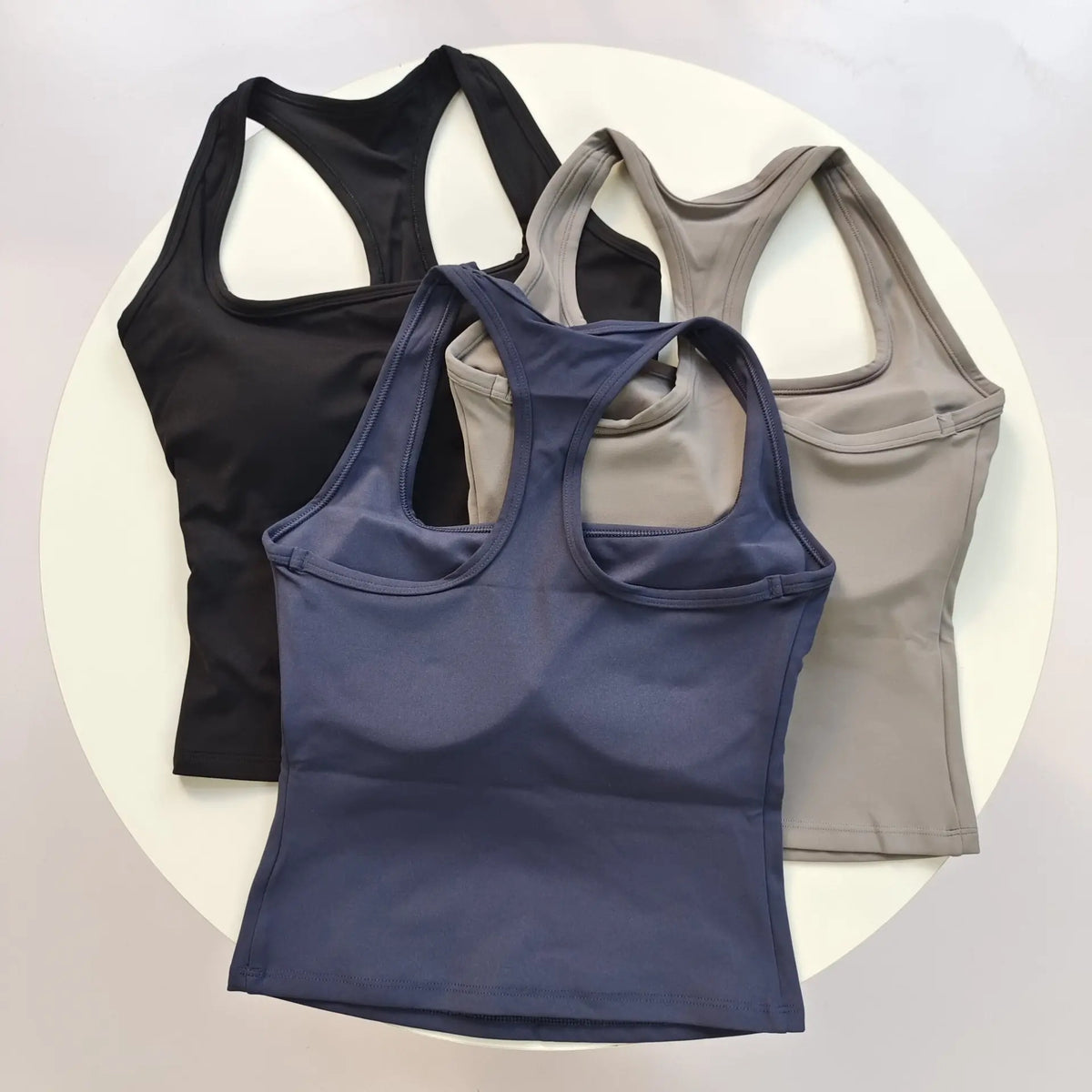 Reggiseno sportivo da donna con scollo quadrato e schiena incrociata, con imbottiture fisse antiurto per yoga, pilates, corsa e palestra