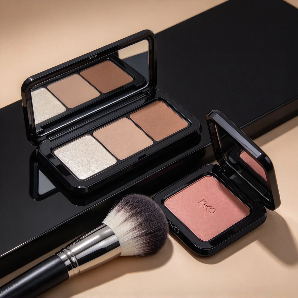 KIKO MILANO Palette Contour Obsession 2 Polveri Contour e 1 Illuminante, Palette Trucco Viso, Kit Contour Modellante Miscelabile
