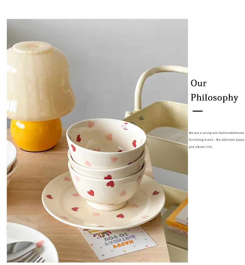 Set di stoviglie in ceramica a forma di cuore, piatto piano, insalatiera di riso, tazza da caffè, amore giapponese, regalo caldo per San Valentino
