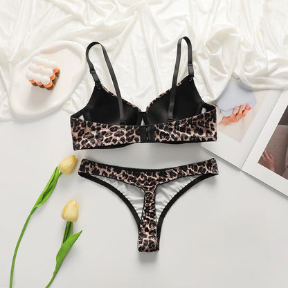 Nuova lingerie europea e americana a 3/4 tazze con stampa leopardata abbinata a un set di biancheria intima da donna sexy perizoma reggiseno push up B2087