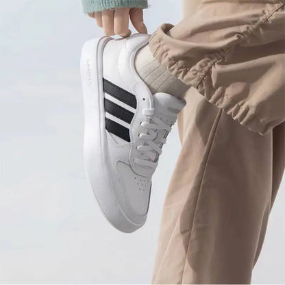Adidas Classic Nuove Sneakers Stile Retrò alla Moda e Comode Scarpe Bianche per Uomo e Donna IH0856