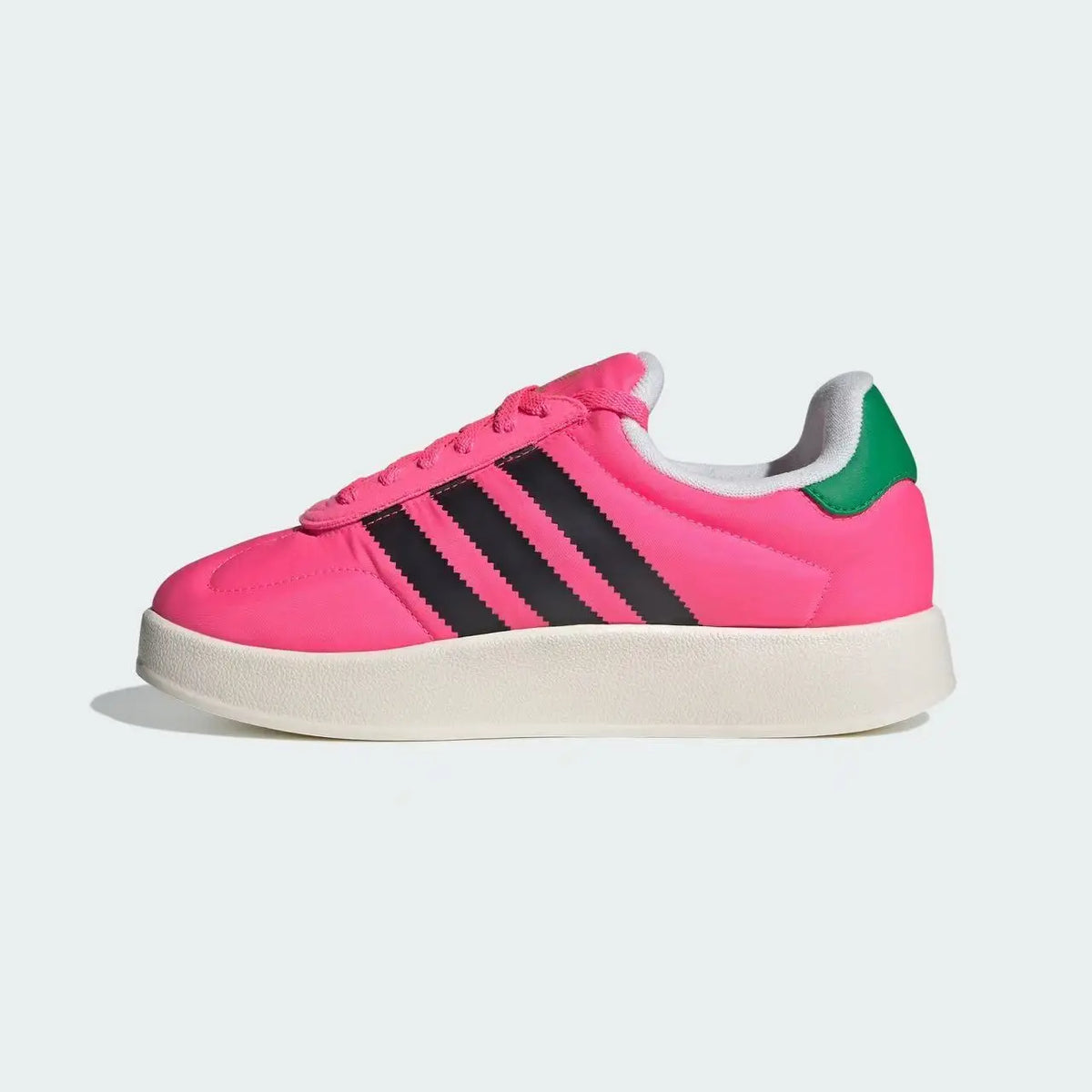 Sneakers Adidas Originals con suola spessa, in nylon rosa lucido e tacco a contrasto, scarpe casual con plateau, modello IE1433.