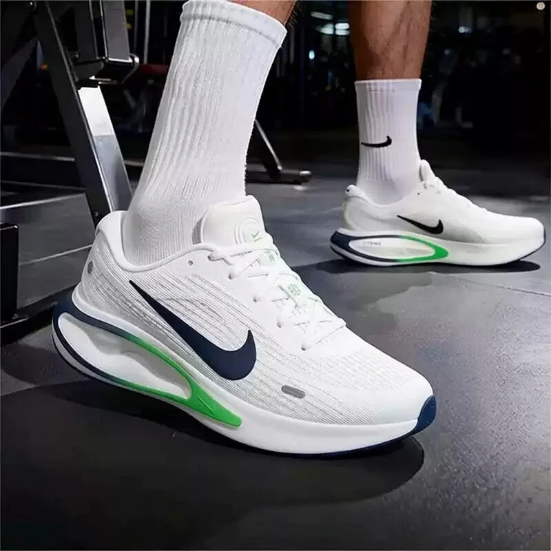 Scarpe da Uomo Nike JOURNEY RUN - Scarpe Sportive Professionali per Corsa su Strada con Supporto, Ammortizzazione e Traspirabilità FN0228-113