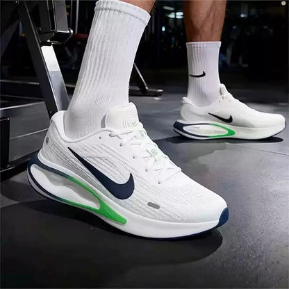 Scarpe da Uomo Nike JOURNEY RUN - Scarpe Sportive Professionali per Corsa su Strada con Supporto, Ammortizzazione e Traspirabilità FN0228-113
