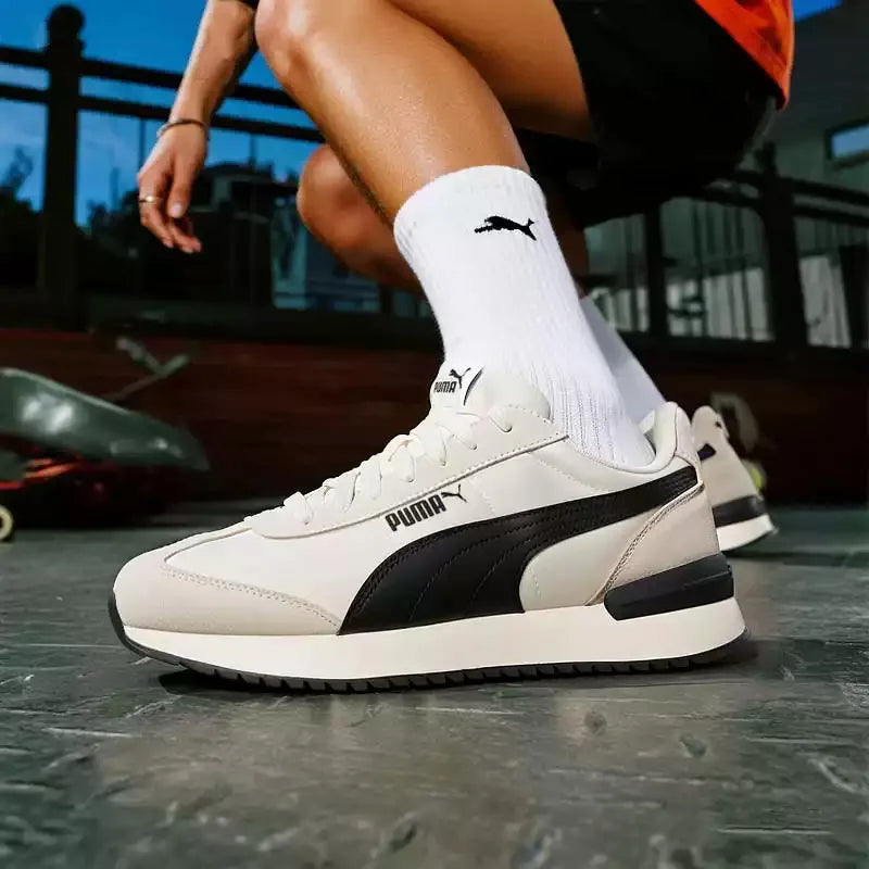 PUMA Sneakers casual antiscivolo leggere con cuciture in pelle scamosciata retrò bianco sporco e nero 399250-01