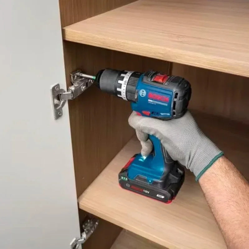 Trapano elettrico Bosch GSR18V-52, 52 Nm, resistente e robusto, con mandrino in metallo per avvitare e forare con elevata precisione.