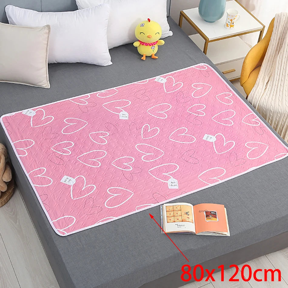 Tappetino per Cambio Pannolini 80x120cm a 4 Strati con Motivo Dinosauro e Cuore, Impermeabile e Lavabile, per Protezione Notturna e Mestruale, Cura del Bambino
