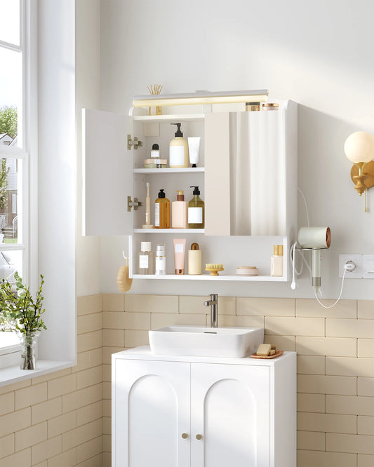 Armadietto a Specchio per Bagno con Illuminazione, Mobile da Bagno con Specchio, Armadietto a Parete, Porta Asciugacapelli e Ganci, con Presa Elettrica