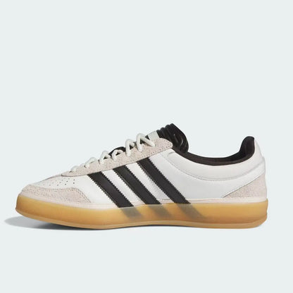 Scarpe da ginnastica adidas Originals in bianco sporco con tre strisce nere, suola in gomma, sneakers casual retrò IF9735