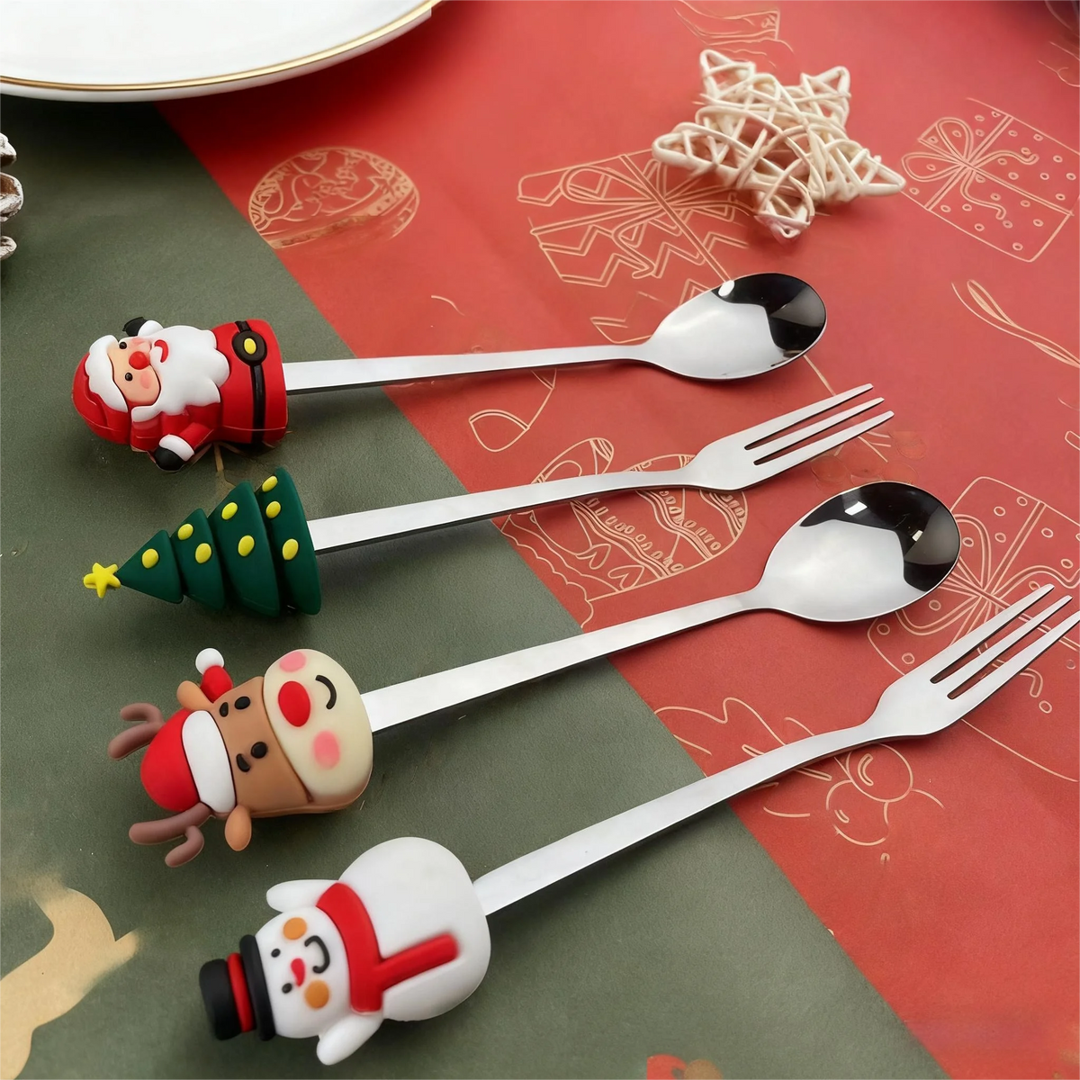 Set di posate da 12/6 pezzi in acciaio inossidabile a tema natalizio, cucchiai da caffè, forchette da dessert e cucchiai per la tavola delle festività
