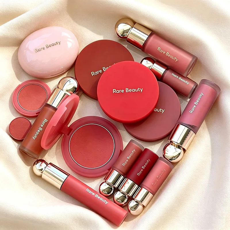 Nuovo Blush Multiuso Soft Matte Mashed Potatoes di Rare Beauty, Tinta Naturale per Guance a Lunga Durata, Impermeabile, Leggera e Liscia per il Trucco del Viso