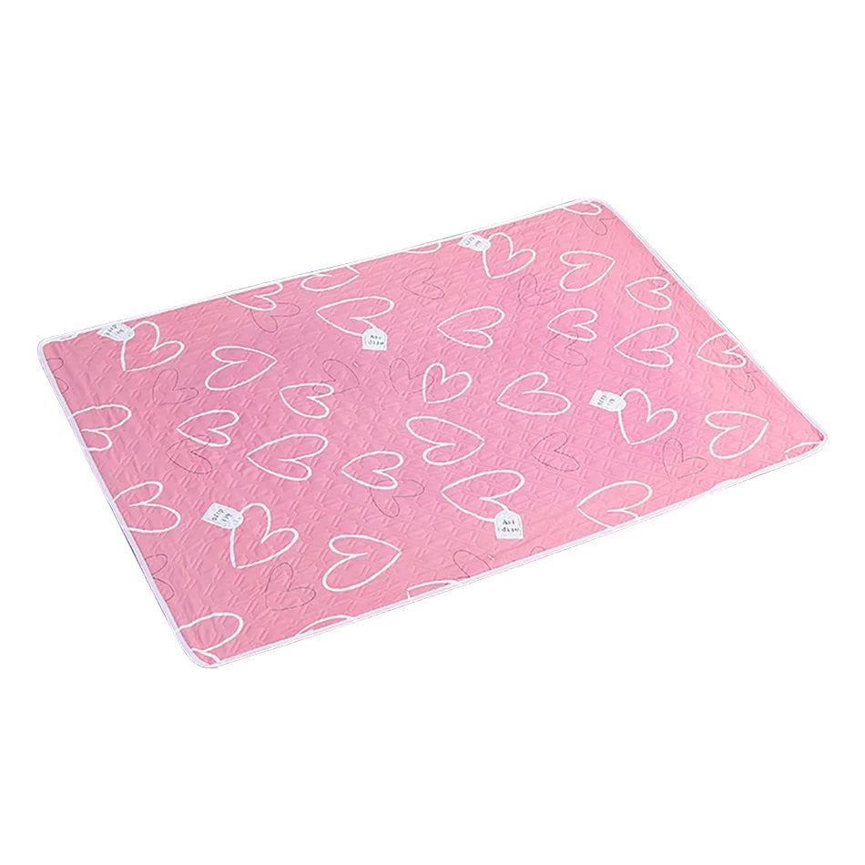Tappetino per Cambio Pannolini 80x120cm a 4 Strati con Motivo Dinosauro e Cuore, Impermeabile e Lavabile, per Protezione Notturna e Mestruale, Cura del Bambino