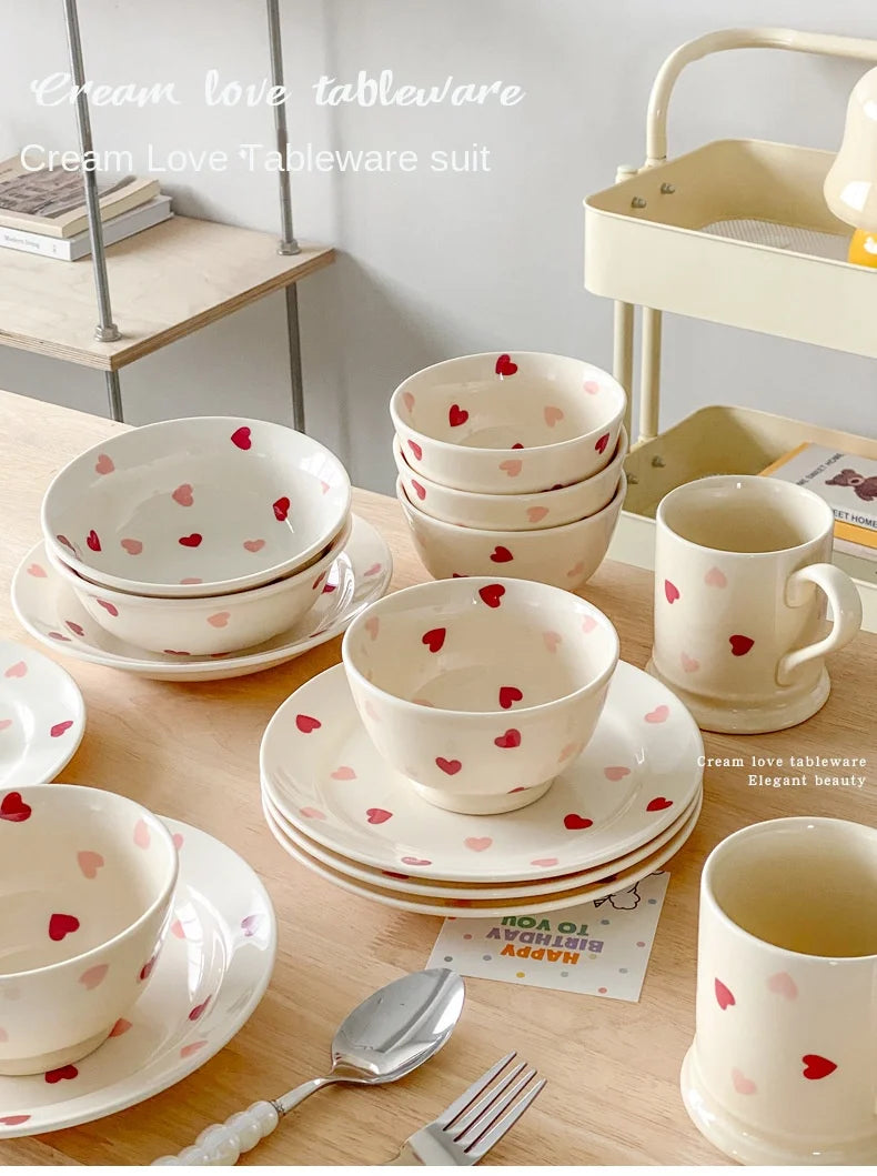 Set di stoviglie in ceramica a forma di cuore, piatto piano, insalatiera di riso, tazza da caffè, amore giapponese, regalo caldo per San Valentino