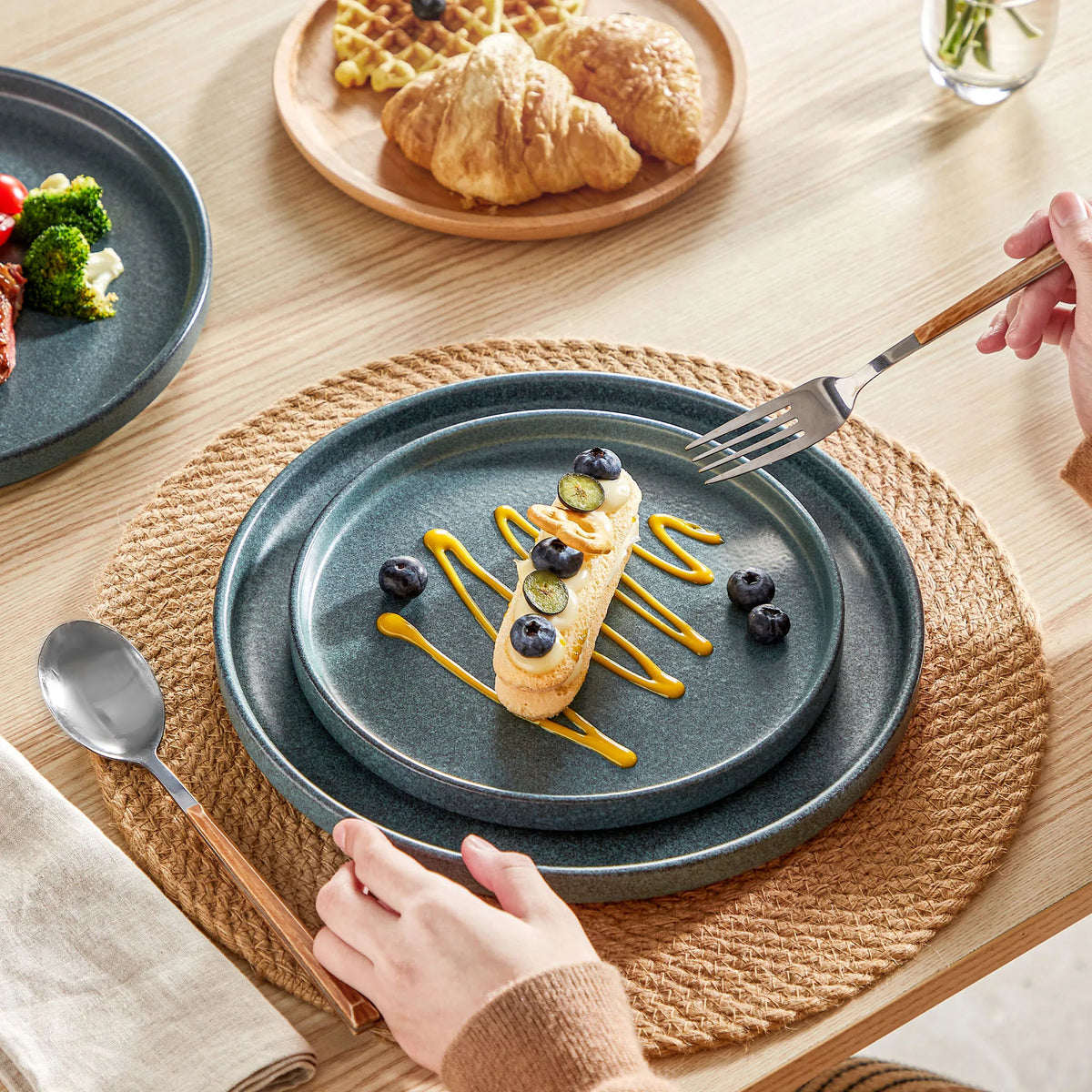 Vancasso WEBB Set di stoviglie in gres da 12 pezzi, include piatti piani, piatti da dessert e ciotole per cereali, per 4 persone