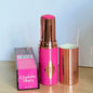 Charlotte, lucidalabbra al gusto di frutta, blush in polvere colorata, stick, tubetto rosa e oro, rossetto facile da applicare, Tilbury Cosmetics.
