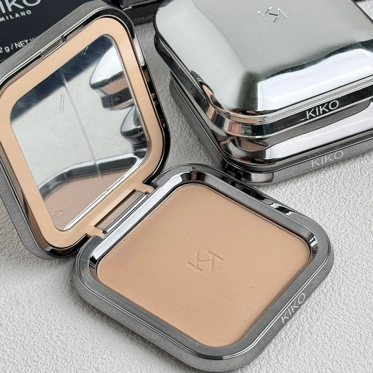 KIKO Milano Cipria Opaca Pressata Controllo Olio e Riduzione dei Pori Cipria Fissante a Lunga Durata Finitura Naturale Effetto Soft-Focus Trucco Viso