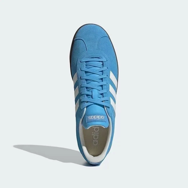 Sneakers Adidas Fresh Blue Tone - Scarpe sportive casual retrò con tre strisce classiche e striscia bianca JS4594