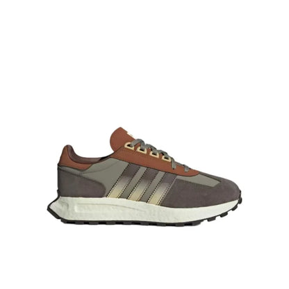 Scarpe da corsa casual Adidas, realizzate in tessuto traspirante, con suola spessa, modello «dad shoes» che slancia la figura, scarpe sportive unisex, modello JI2529.