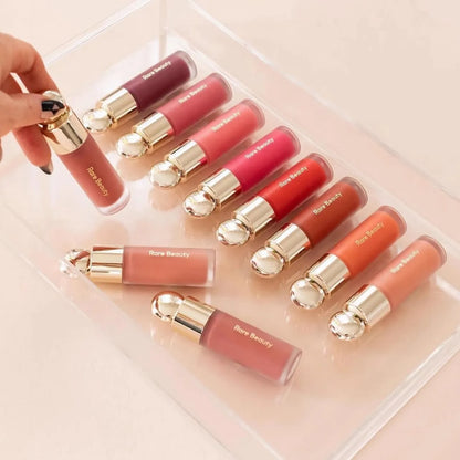Rare Beauty Happy Lucky Love Blush, Fard Liquido a Lunga Durata, Effetto Naturale, Impermeabile, Idratante, Cosmetico per il Viso Femminile