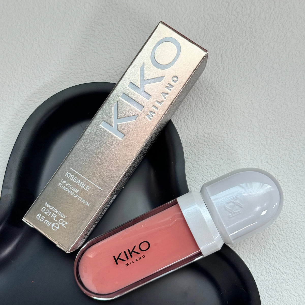 Kiko Milano, lucidalabbra liquido 3D, finitura trasparente a specchio, nutriente, illumina, volumizza, lunga durata, cosmetici per il trucco delle labbra.