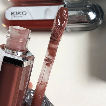KIKO Milano 3D Hydra Lip Gloss, il rossetto volumizzante che ha fatto il giro del web, trasparente, non si trasferisce, offre un effetto lucido e un aspetto a specchio, ideale per un trucco naturale e un look nude.